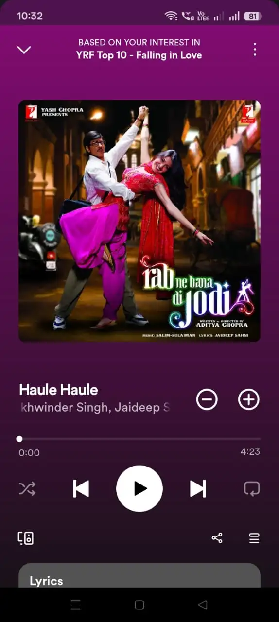 Playing a selected song in Spotify MOD APK
